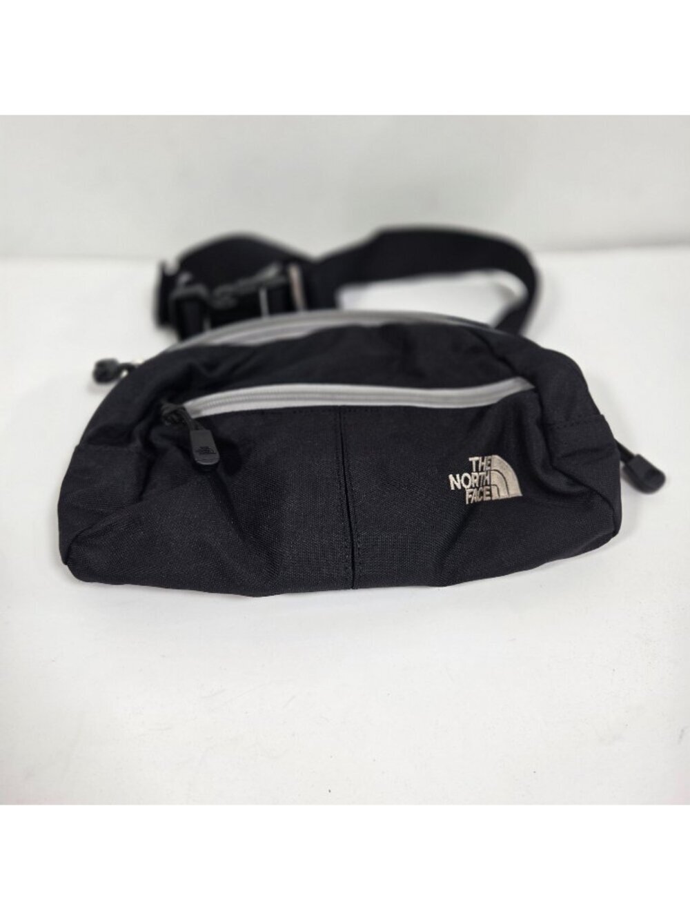 The North Face Crossbody Fanny Pack White Black Utility Belt Bag Outdoor Travel